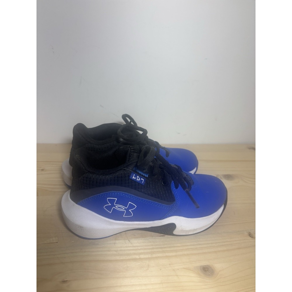 Under Armour Kids Zone Basketball Shoe Youth Sz 1Y FF9